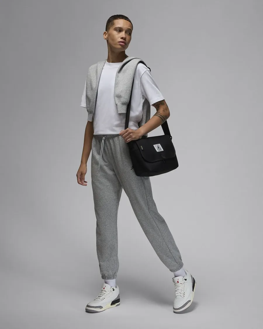 Футболка Nike Air Jordan Brooklyn Essentials FN4500-101