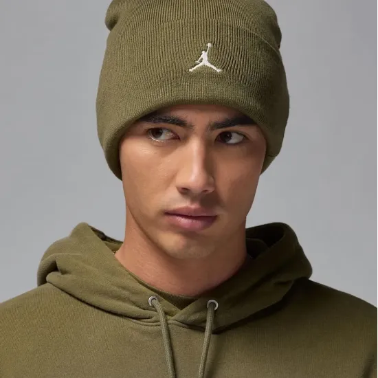 Шапка Nike Air Jordan Peak Essential FN4672-222