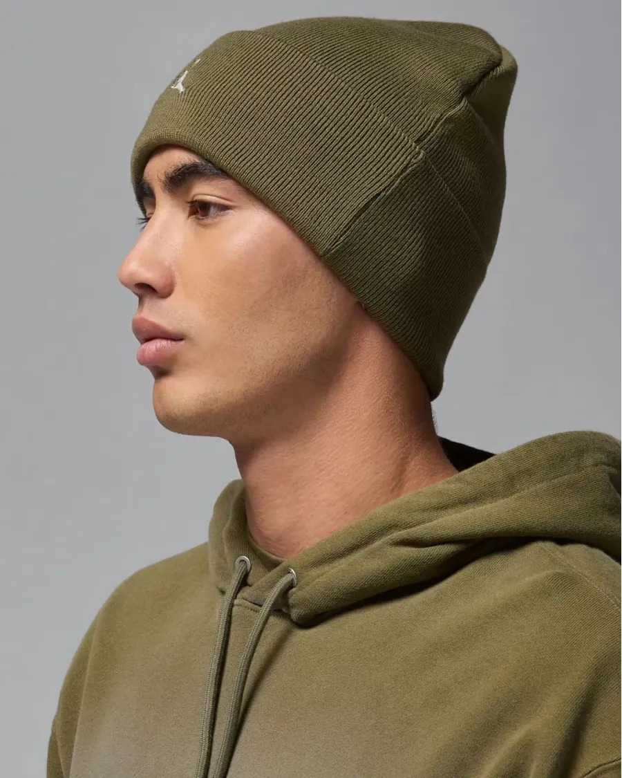 Шапка Nike Air Jordan Peak Essential FN4672-222
