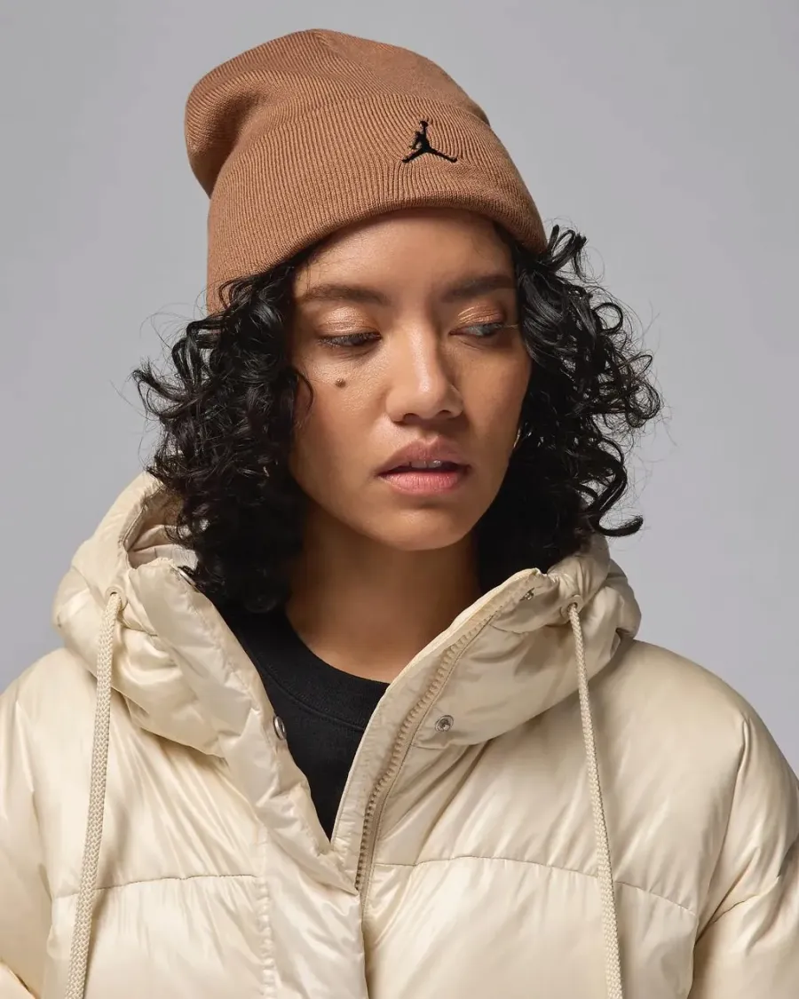 Шапка Nike Air Jordan Peak Essential FN4672-223