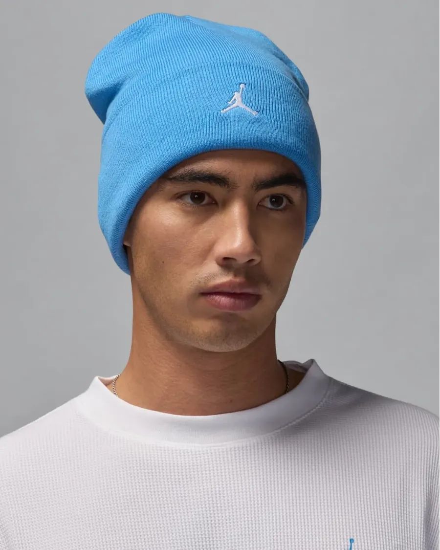 Шапка Nike Air Jordan Peak Essential FN4672-469