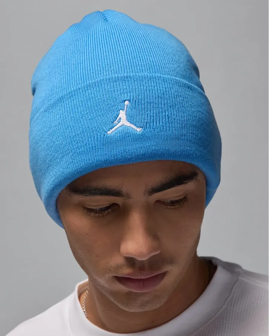 Шапка Nike Air Jordan Peak Essential FN4672-469