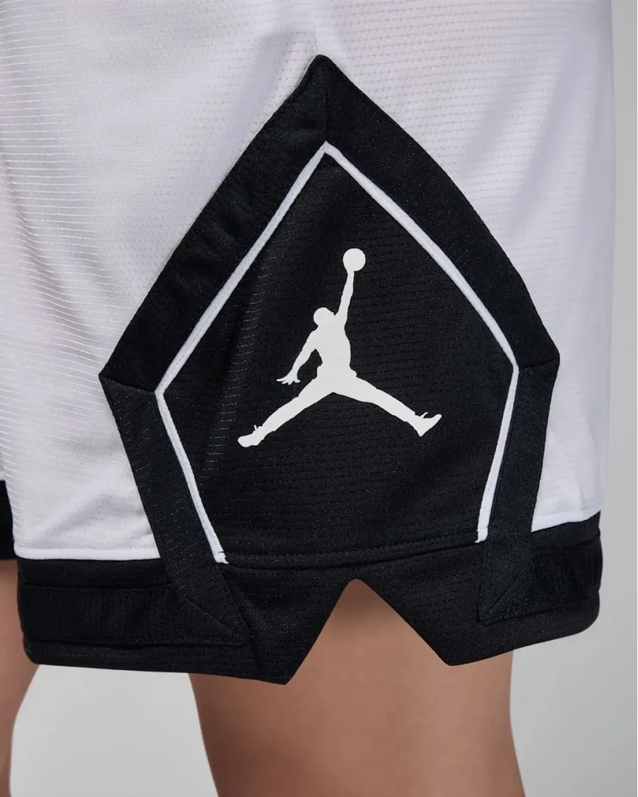 Шорти Nike Air Jordan Diamond Sport FN5134-101