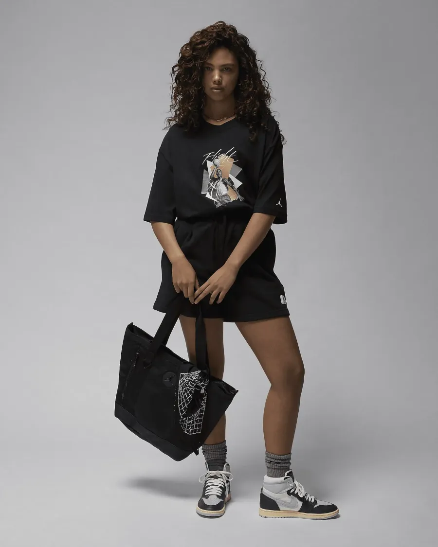 Футболка Nike Air Jordan Graphic Tee FN5708-010