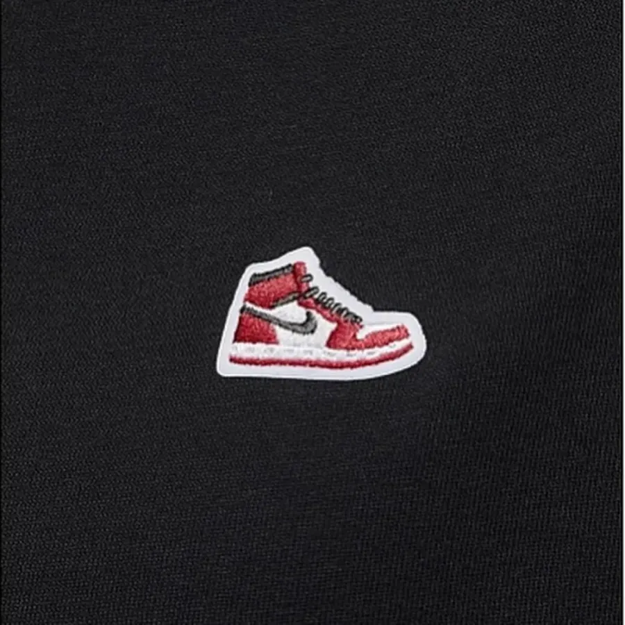 Футболка Nike Air Jordan Brand Sneaker Patch FN5982-010