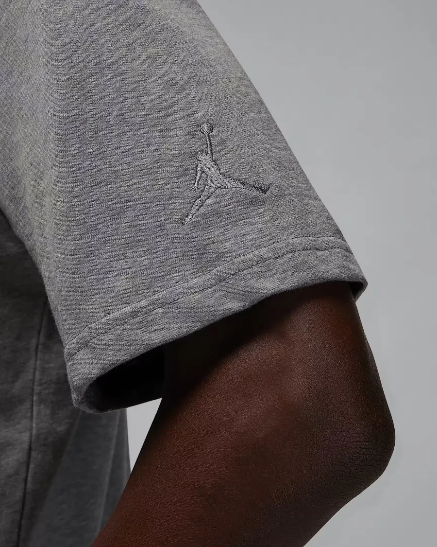 Футболка Nike Air Jordan Brand Sneaker Patch FN5982-091