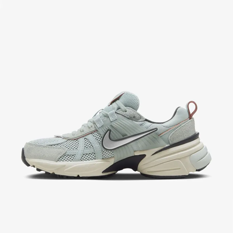 Кросівки Nike V2K Run FN6703-003