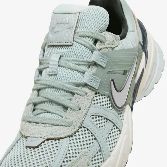 Кросівки Nike V2K Run FN6703-003