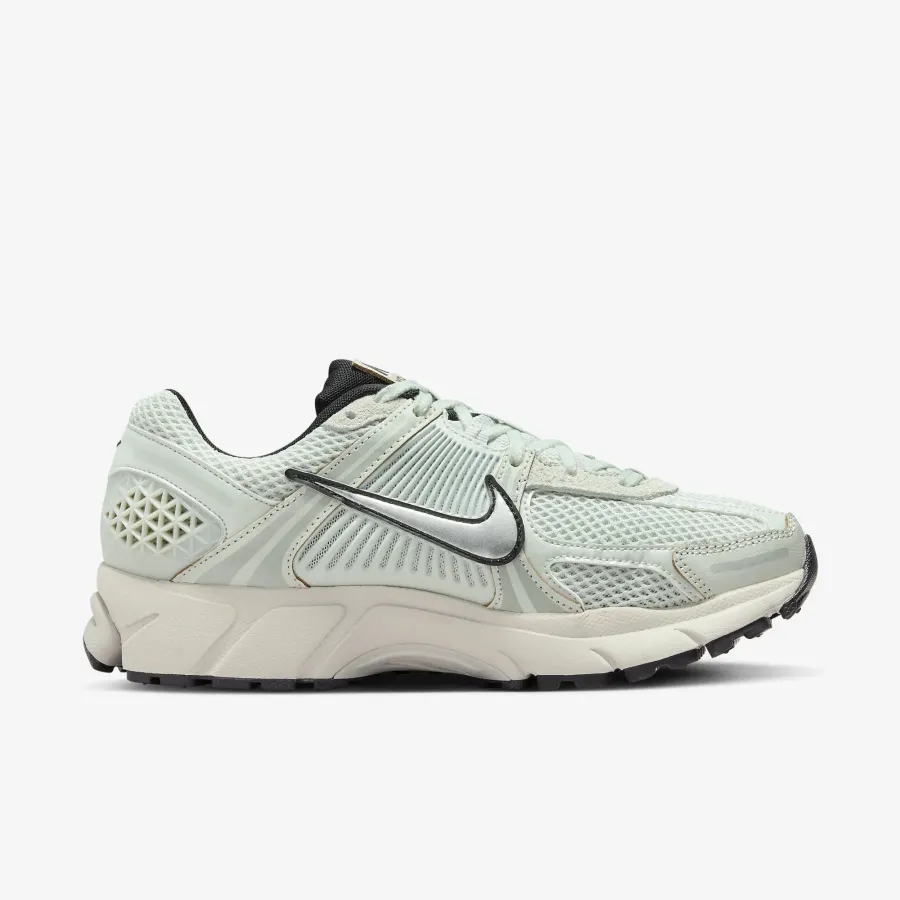 Кросівки Nike Air Zoom Vomero 5 FN6742-001