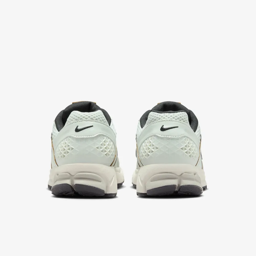 Кросівки Nike Air Zoom Vomero 5 FN6742-001
