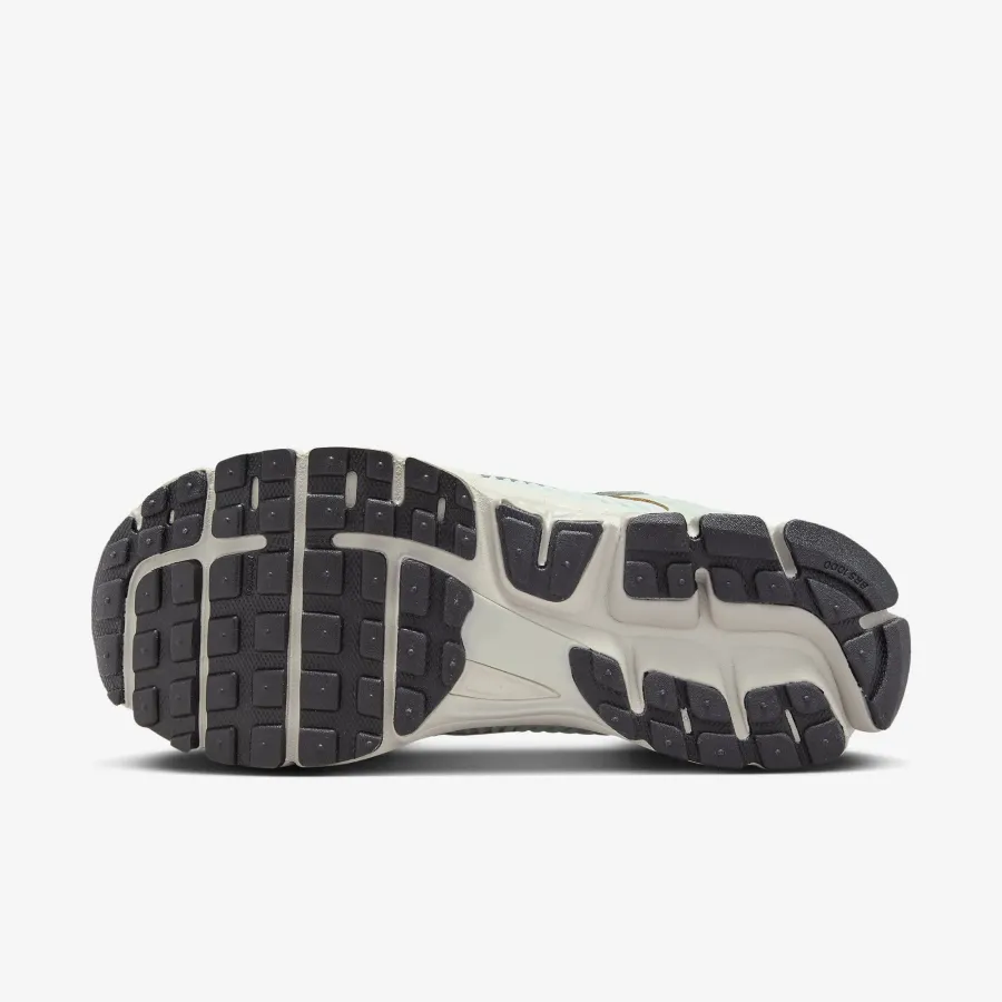 Кросівки Nike Air Zoom Vomero 5 FN6742-001