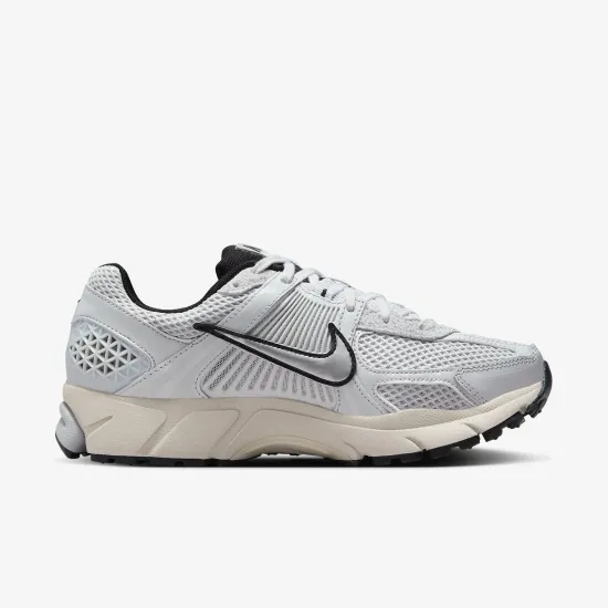 Кросівки Nike Air Zoom Vomero 5 FN6742-002