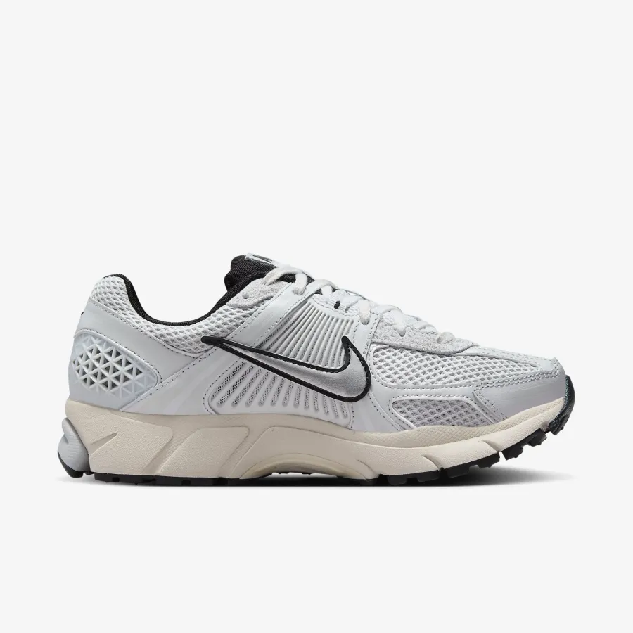 Кросівки Nike Air Zoom Vomero 5 FN6742-002