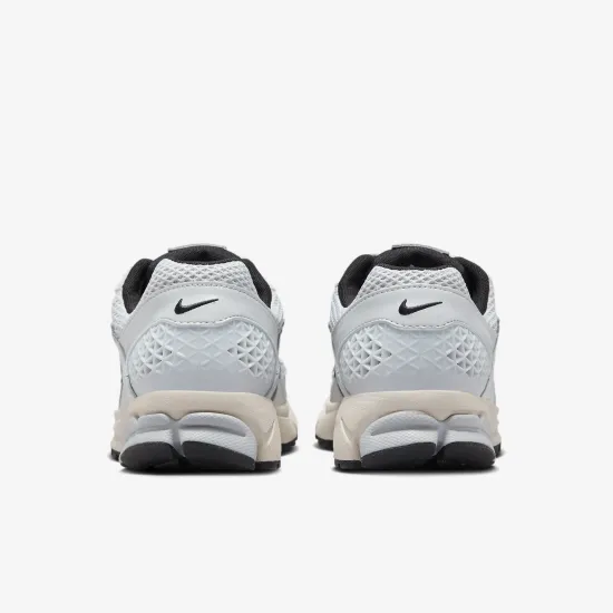 Кросівки Nike Air Zoom Vomero 5 FN6742-002