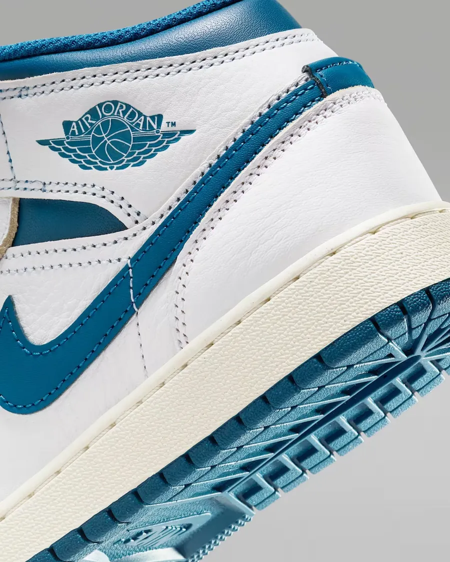 Кросівки Nike Air Jordan 1 Mid SE FN7432-141