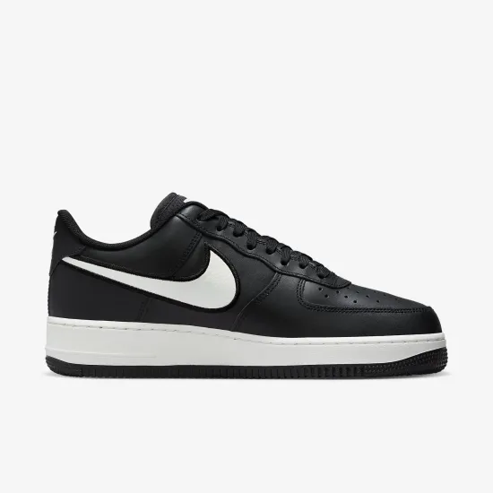 Кросівки Nike Air Force 1 '07 FN7804-001