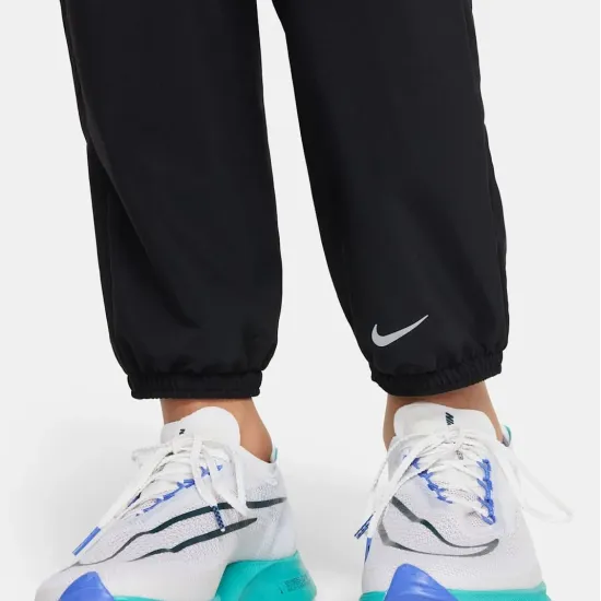 Штани Nike Dri-FIT Multi FN8371-010