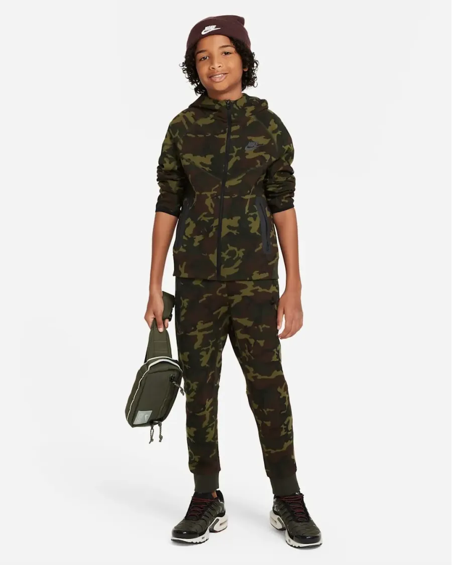 Костюм Nike Tech Fleece Full-Zip FN9118-010_FN9120-010