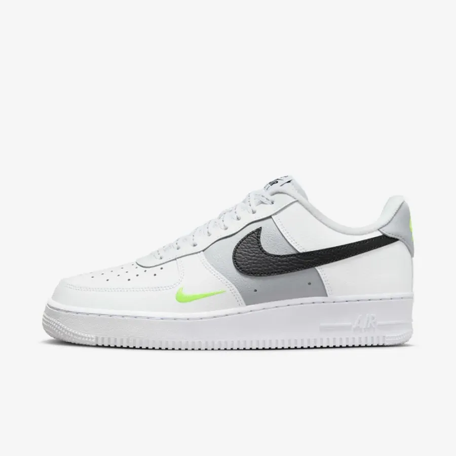 Кросівки Nike Air Force 1 07 FQ2204-100