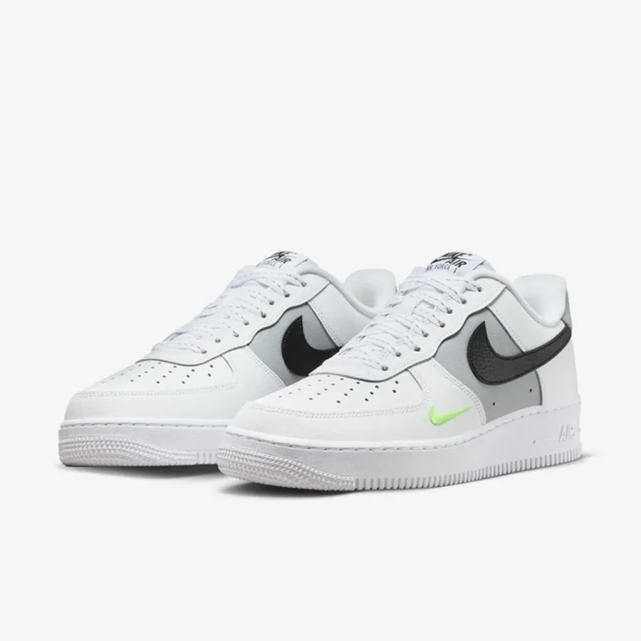 Кросівки Nike Air Force 1 07 FQ2204-100