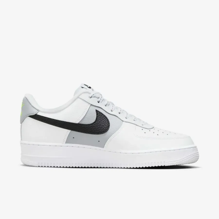 Кросівки Nike Air Force 1 07 FQ2204-100