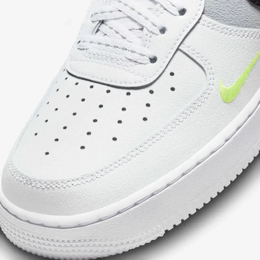 Кросівки Nike Air Force 1 07 FQ2204-100