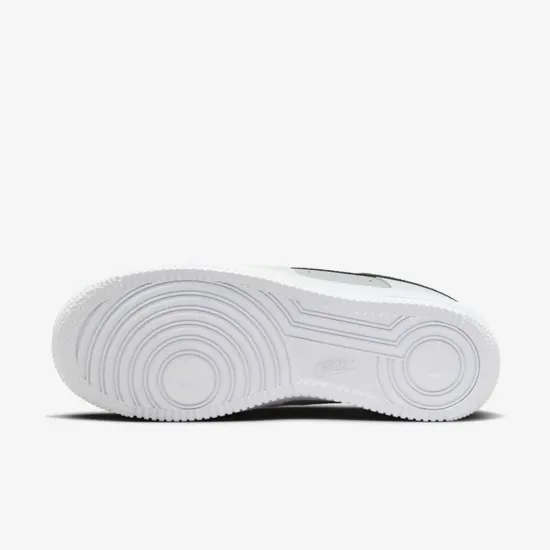 Кросівки Nike Air Force 1 07 FQ2204-100