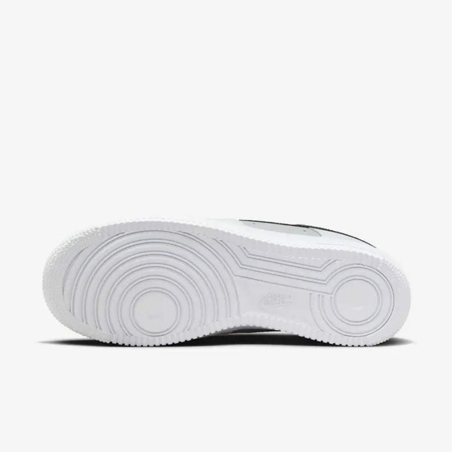 Кросівки Nike Air Force 1 07 FQ2204-100