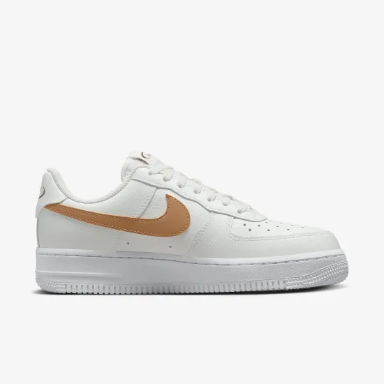 Кросівки Nike Air Force 1 07 FQ2742-101