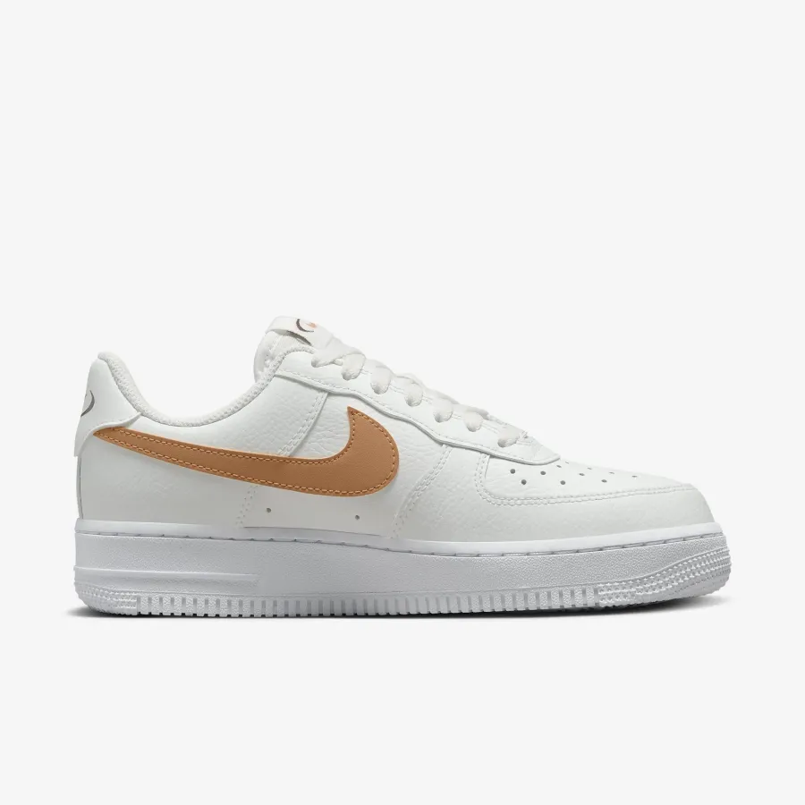Кросівки Nike Air Force 1 07 FQ2742-101