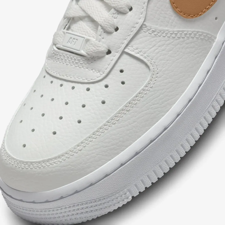 Кросівки Nike Air Force 1 07 FQ2742-101
