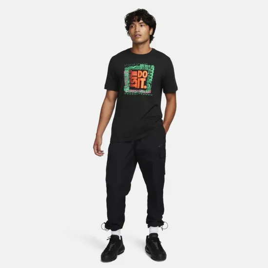 Футболка Nike Sportswear FQ3772-010