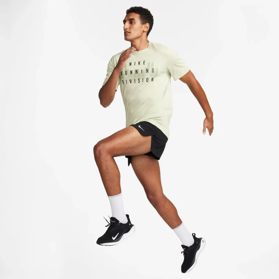 Футболка Nike Dri-FIT Run Division Tee FQ3916-371