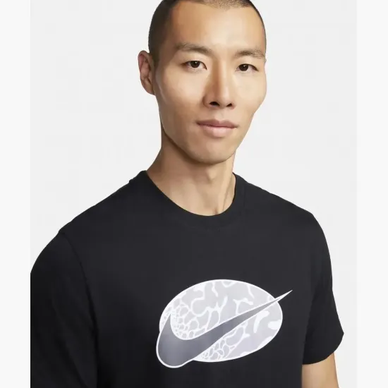 Футболка Nike Swoosh 12 Months FQ5929-010