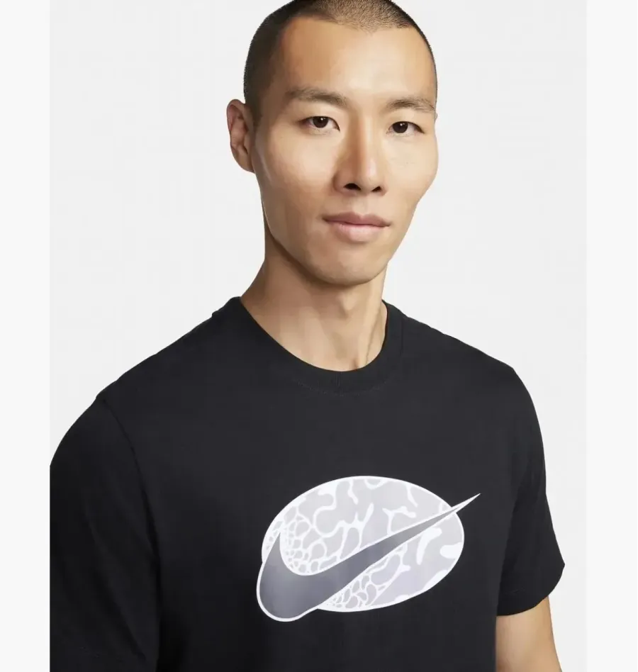 Футболка Nike Swoosh 12 Months FQ5929-010