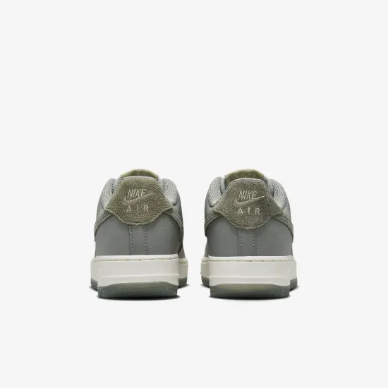 Кросівки Nike Air Force 1 LV8 FQ6948-001