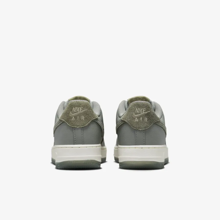 Кросівки Nike Air Force 1 LV8 FQ6948-001