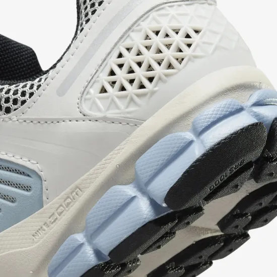 Кросівки Nike Zoom Vomero 5 FQ7079-001