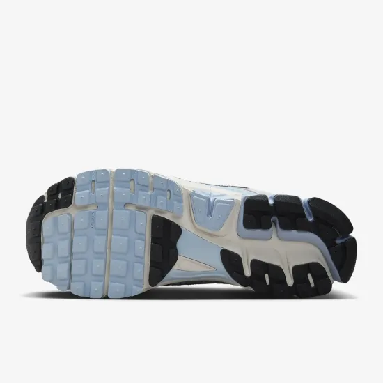 Кросівки Nike Zoom Vomero 5 FQ7079-001