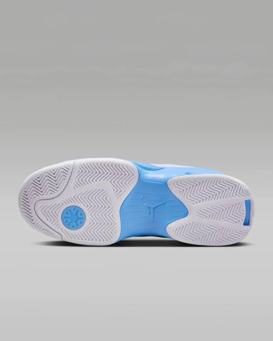 Кросівки Nike Air Jordan Max Aura 6 FQ7943-100