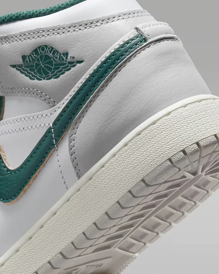 Кросівки Nike Air Jordan 1 Mid SE FQ8088-103