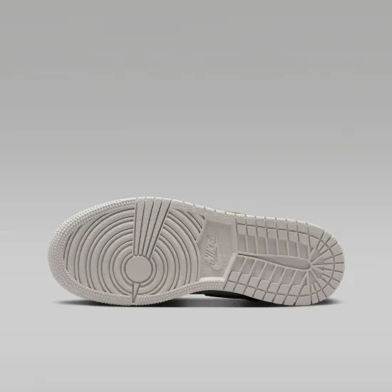 Кросівки Nike Air Jordan 1 Mid SE FQ8088-103