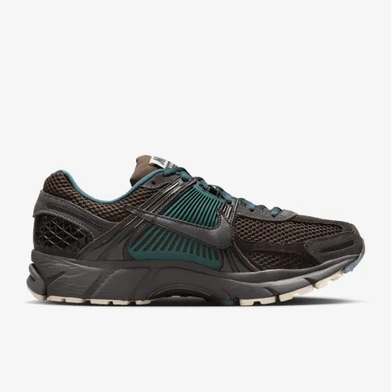 Кросівки Nike Zoom Vomero 5 FQ8174-237