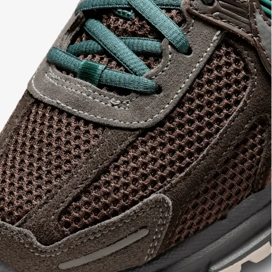 Кросівки Nike Zoom Vomero 5 FQ8174-237