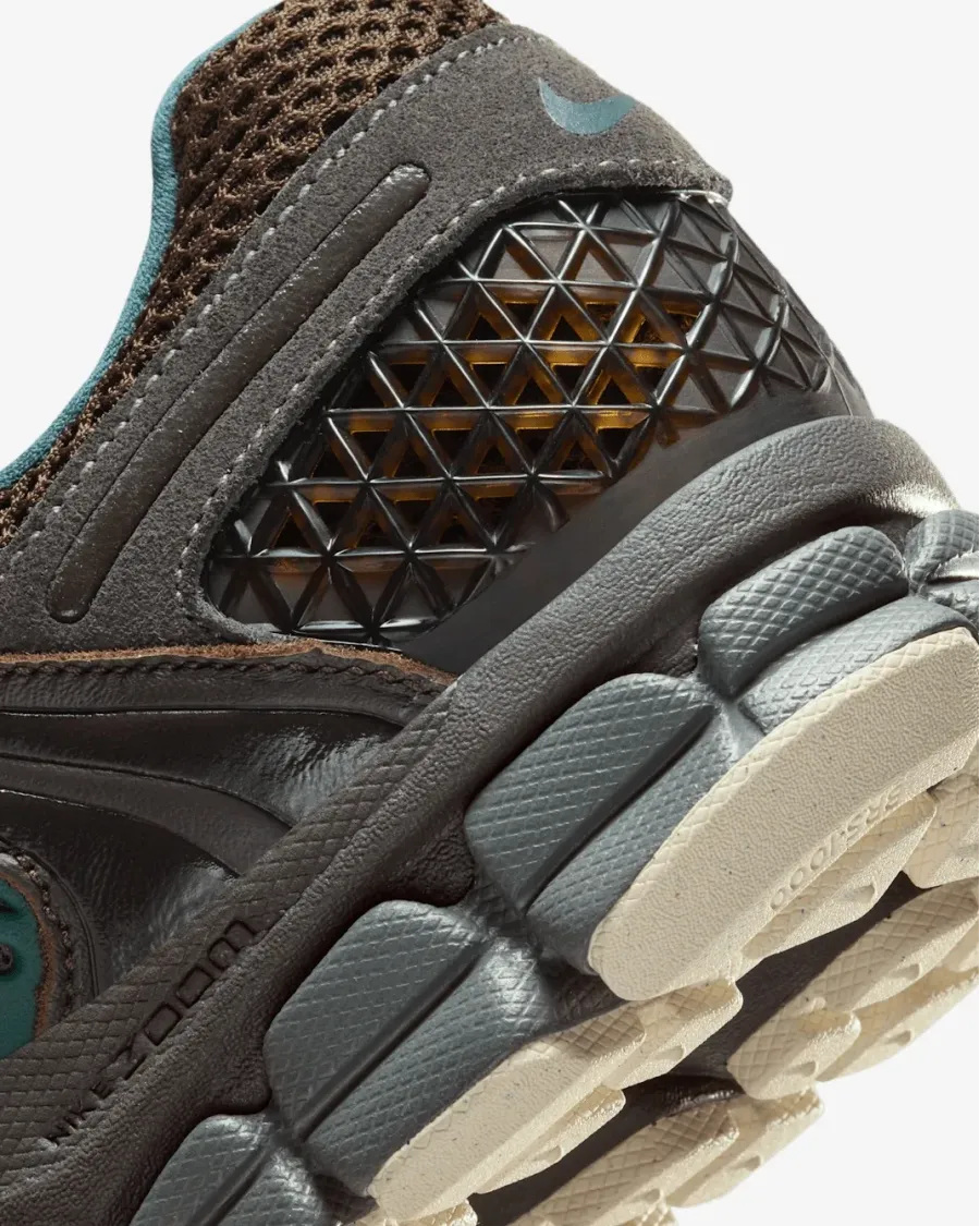 Кросівки Nike Zoom Vomero 5 FQ8174-237