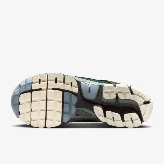 Кросівки Nike Zoom Vomero 5 FQ8174-237