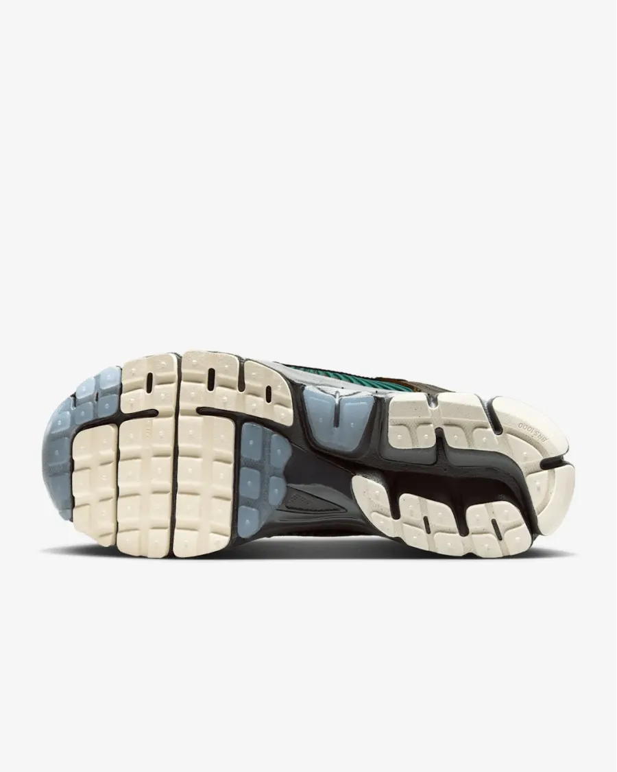 Кросівки Nike Zoom Vomero 5 FQ8174-237