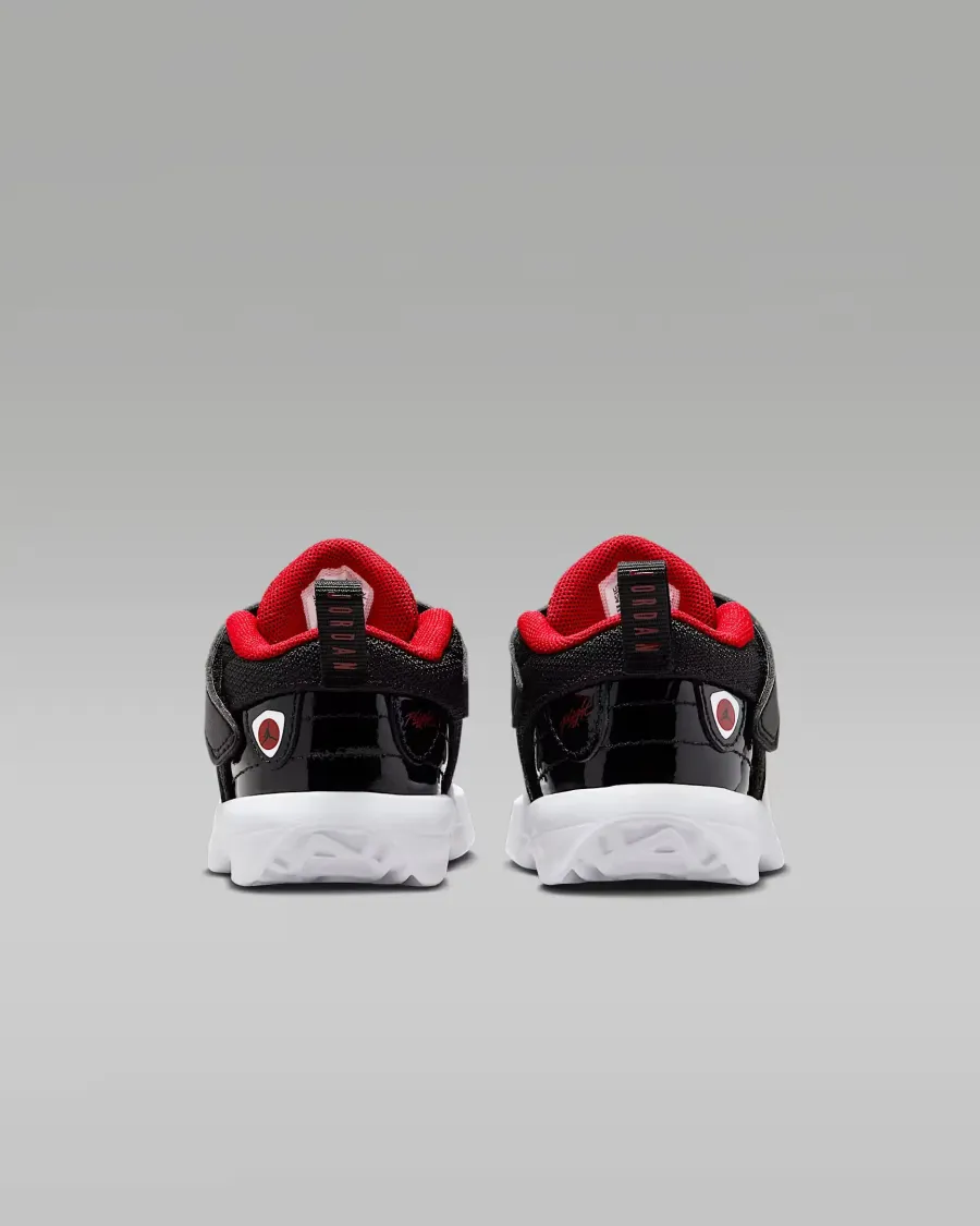 Кросівки Nike Air Jordan Max Aura 6 FQ8296-006