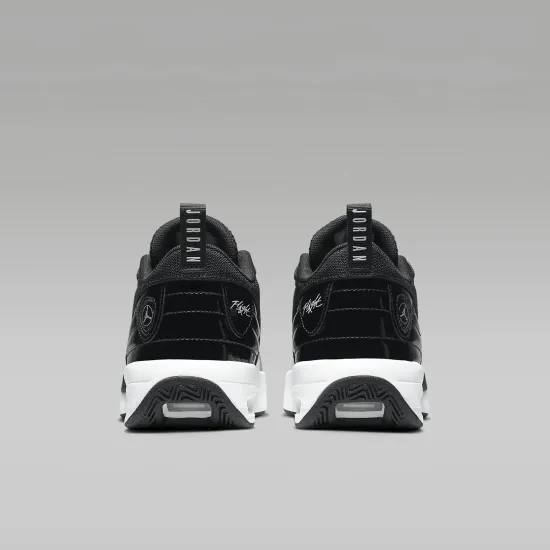 Кросівки Nike Air Jordan Max Aura 6 FQ8297-010