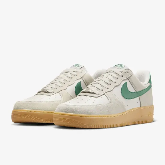Кросівки Nike Air Force 1 07 Lv8  FQ8714-001
